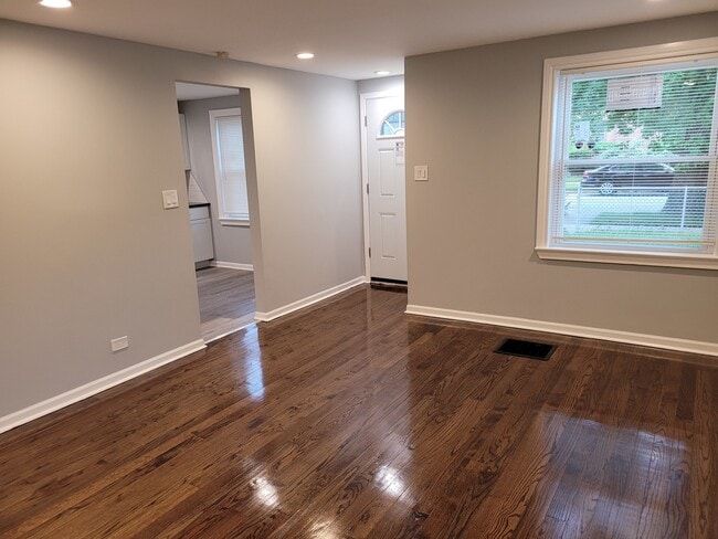 Photo - 8617 S Bennett Ave