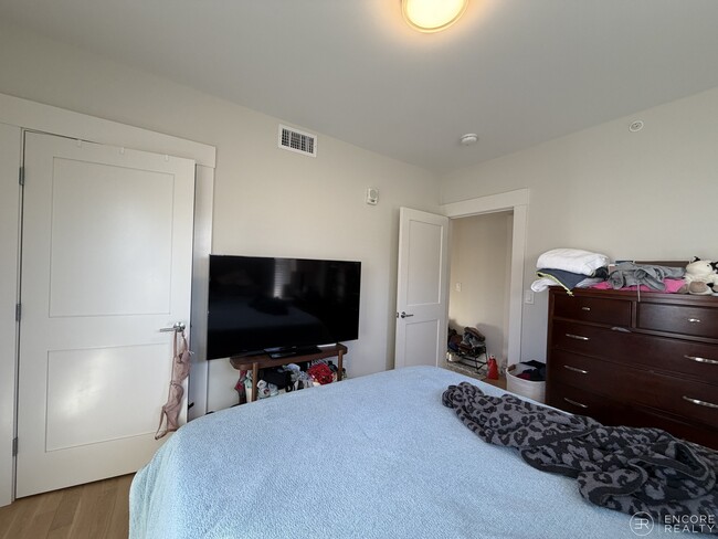 Photo - 208-210 Banks St. Unit 3 Unit 3