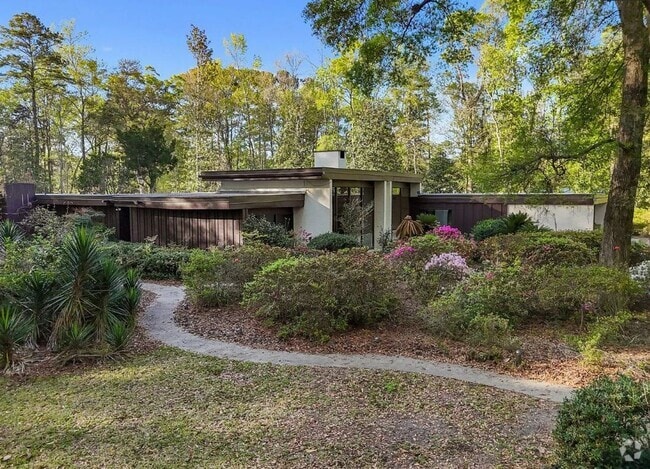 Building Photo - Mid-Century Modern Oasis on 5+ Acres – Pri... Rental