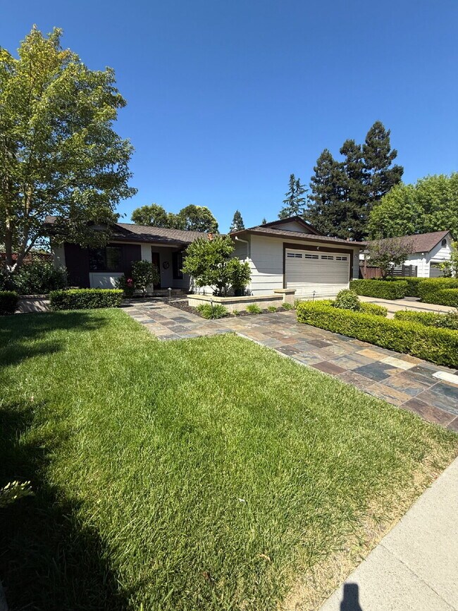 Photo - Stunning Fully Remodeled 4-Bedroom 2 Bathroom Home with Designer Kitchen & Spacious Open Layout i...