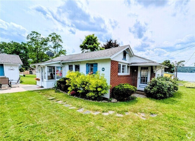 Building Photo - 8479 Princeton St Rental