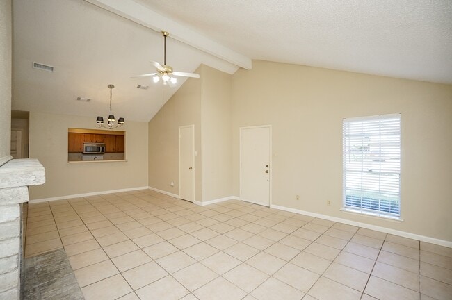 Photo - 20143 Beechview Ln