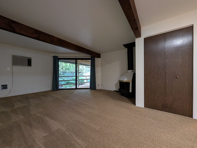 Photo - Great 2 Bedroom, 1-Bath Condo Near Eugene Country Club!