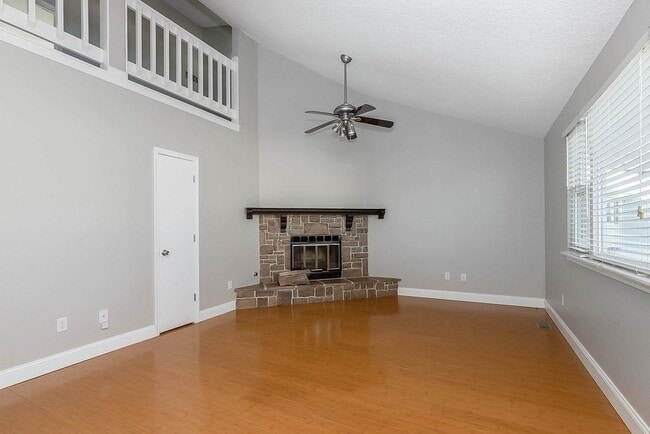 Photo - 1425 Martway Cir