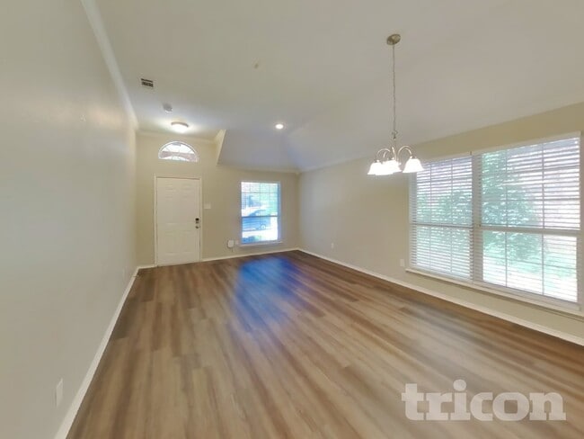 Photo - 834 San Jacinto Dr