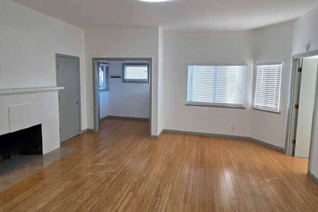 Family 1 - 2410-2412 Dana St