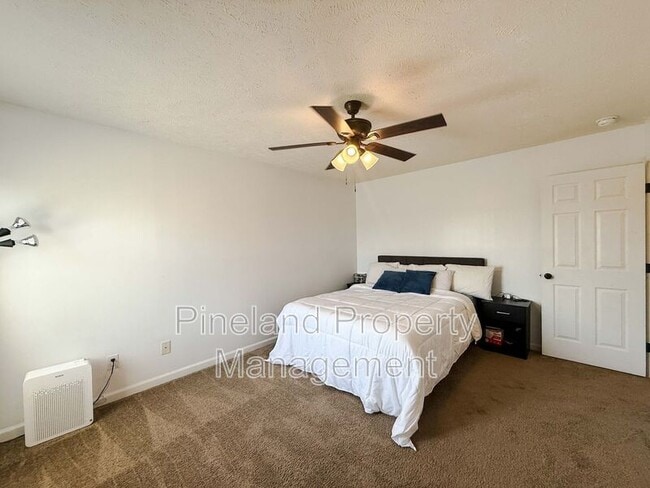 Photo - 815 Zapata Ln