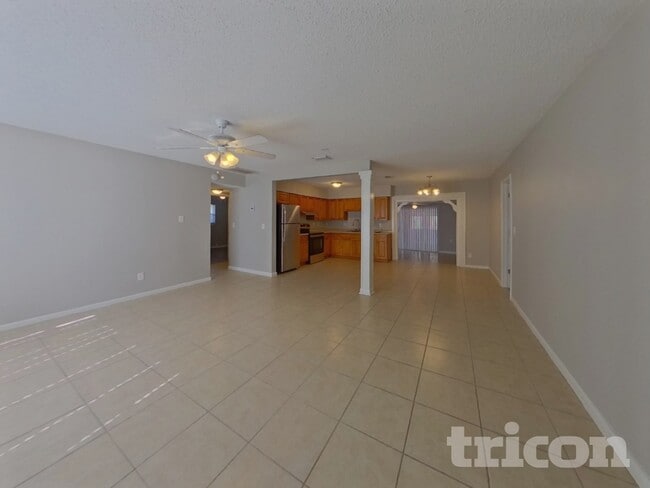 Photo - 1440 Overlea St