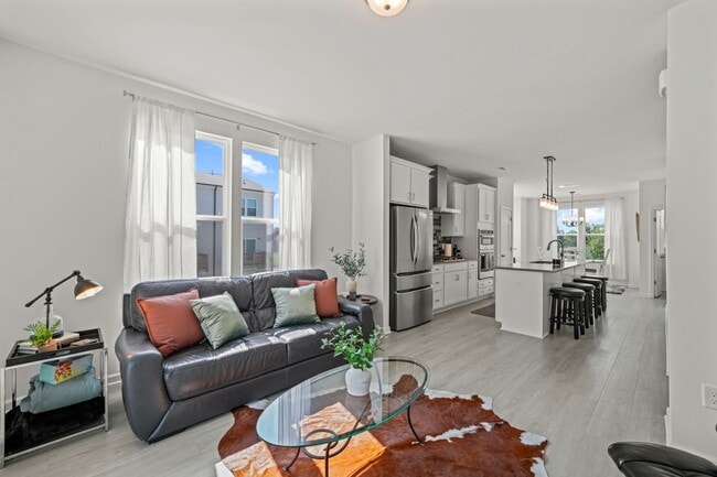 Photo - 1955 Robin Hill Ln