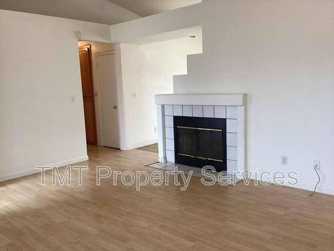 Photo - 8587 New Island Way