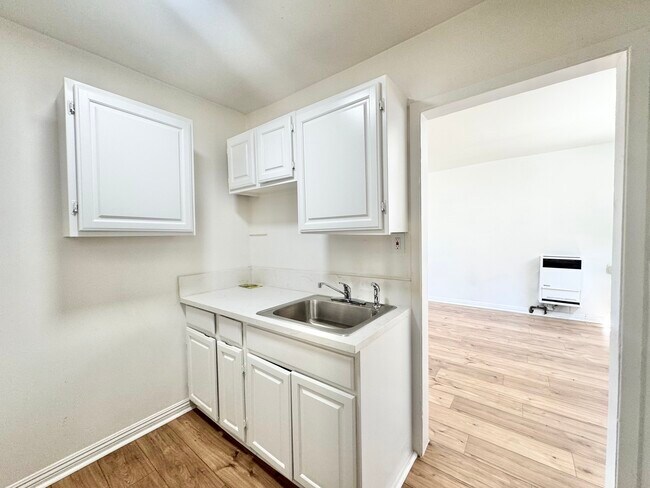 Photo - 1415 N Hobart Blvd Unit 1/8