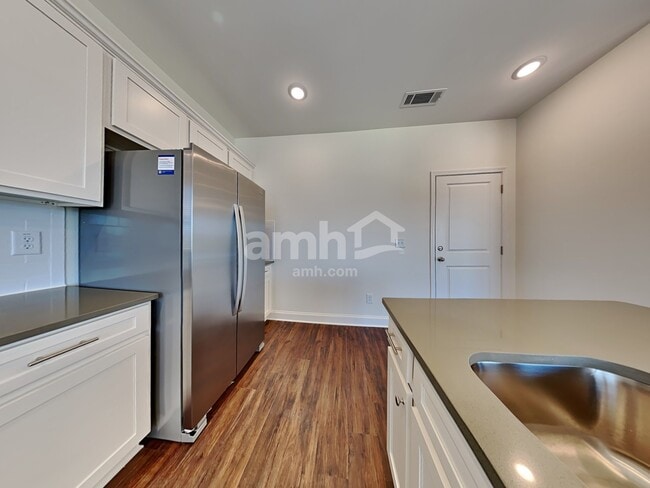 Photo - 3901 Chivalry Dr