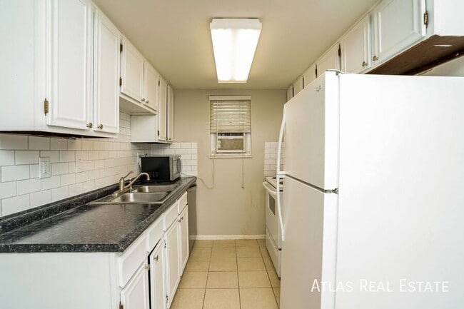 Building Photo - 946 N 19th St Unit A Rental