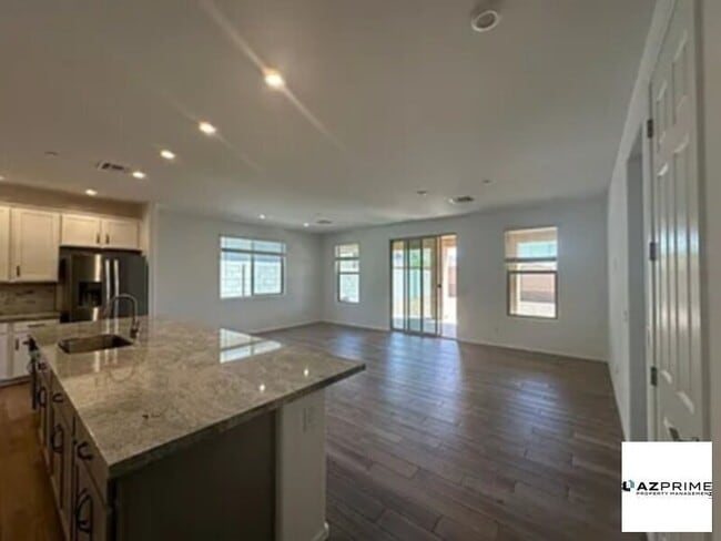 Building Photo - Nice Homes