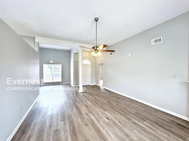 Photo - Spacious 3 Bed, 2 Bath / Pet-Friendly / Coming Soon!