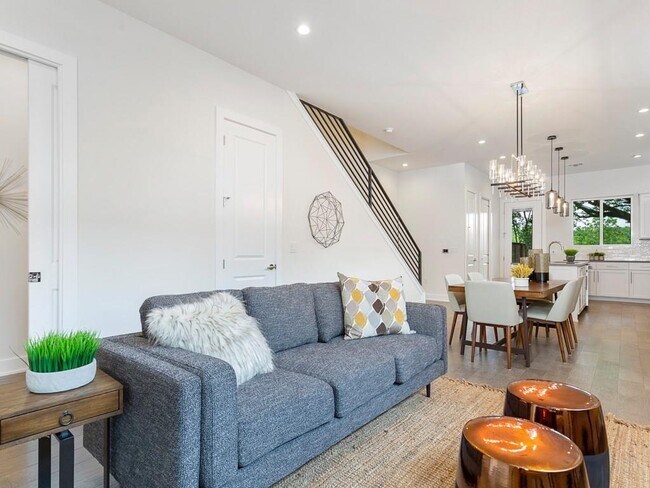 Photo - 1111 Brookswood Ave Unit A