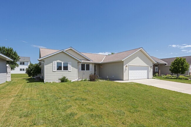 Photo - 1187 Blackhawk Dr SW