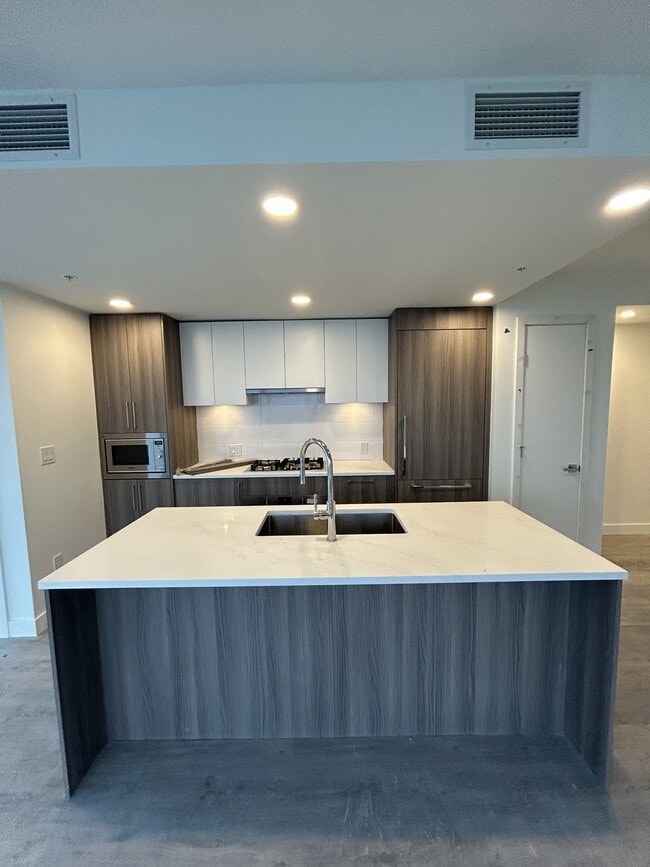 Photo - 9675 King George Blvd