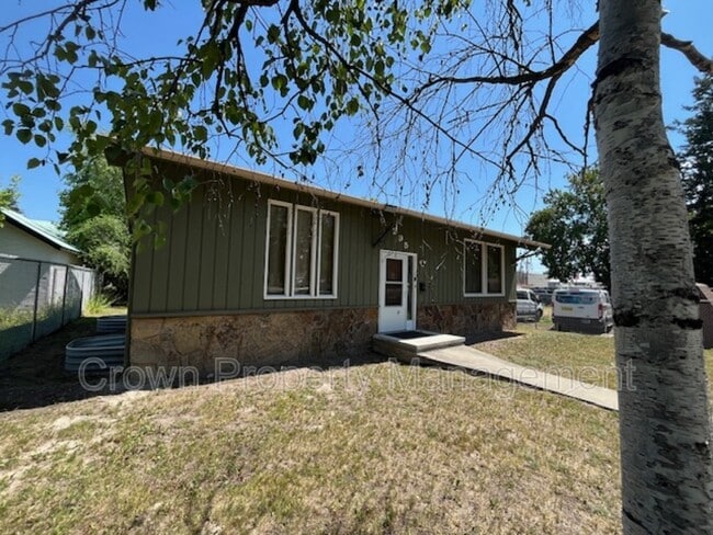 Photo - 295 4th Ave W N