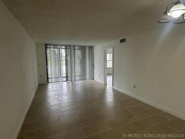 Photo - 208 Lake Pointe Dr Unit 108