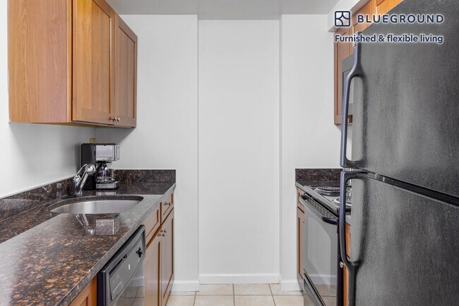 Photo - 10 Magazine St Unidad FL10-ID680