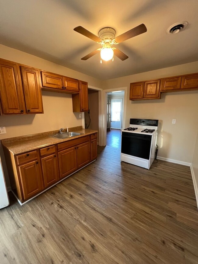 Photo - 8452 Paige Ave