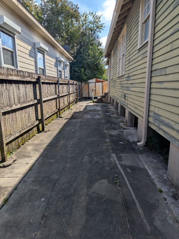 Photo - 2548 Myrtle St