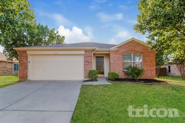 Building Photo - 4704 Provence Dr