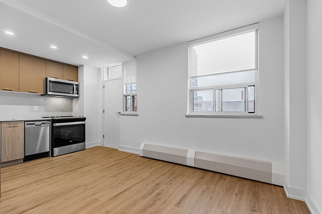 Photo - 135 Tyndall Ave