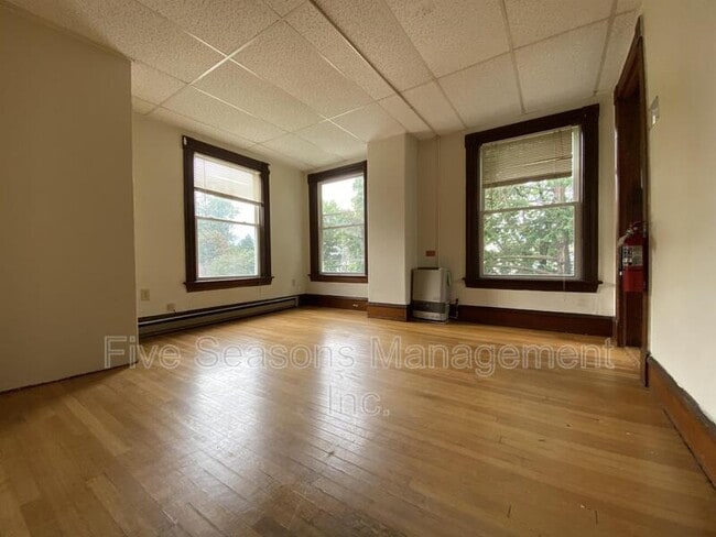 Photo - 134 Buell St