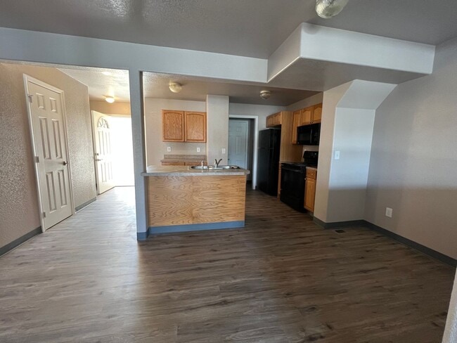 3 Bedroom, 2.5 Bathroom Townhouse - Near O... - 3 Bedroom, 2.5 Bathroom Townhouse - Near O...