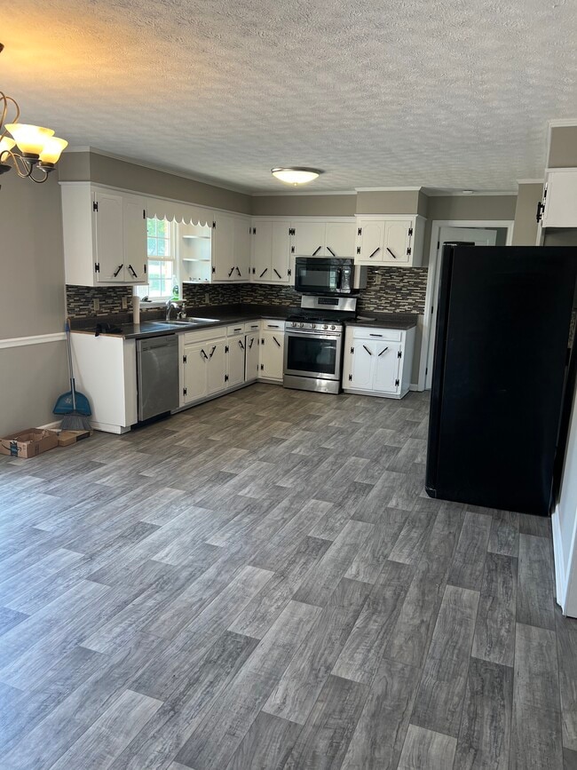 Photo - 864 Ashwood Dr