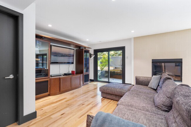 Photo - 7098 Nesters Rd Unit ID1321797P