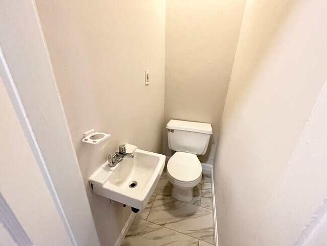 Photo - 3 Bed - 1000sqFt - Mission Hill