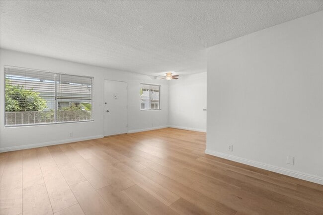 Building Photo - 934 6th St Rental