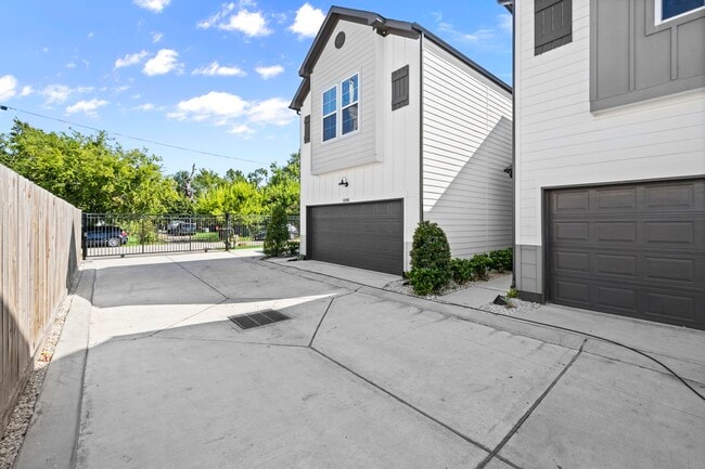 Building Photo - 3208 Bostic St Rental