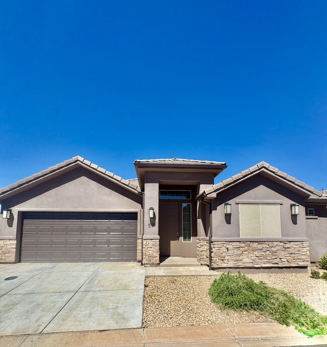 Photo - 2261 S Tonaquint Dr