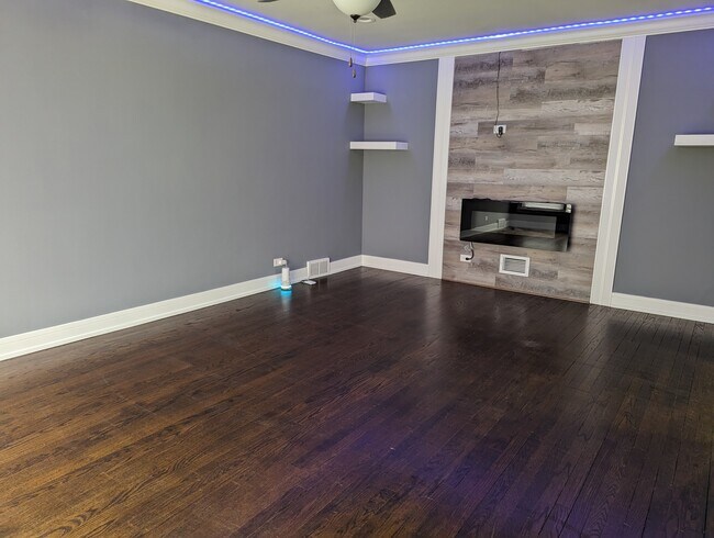 Photo - 7946 S Peoria St Unit 1