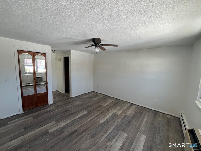 Photo - 633 Center St Unit APT E