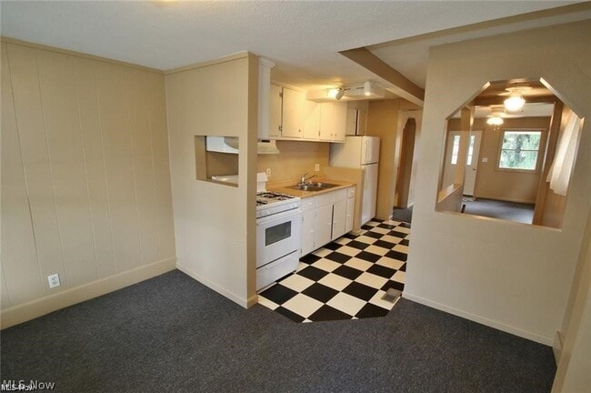 Photo - 39 W 2nd St Unit C