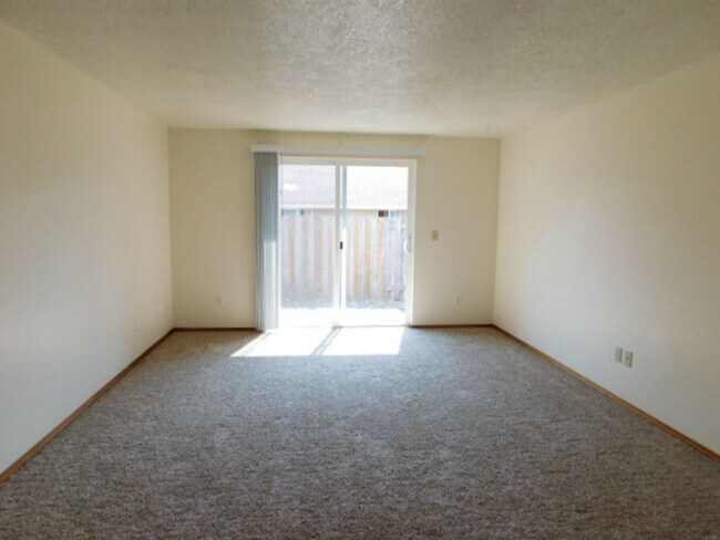 1520 & 1522 Jay Ct