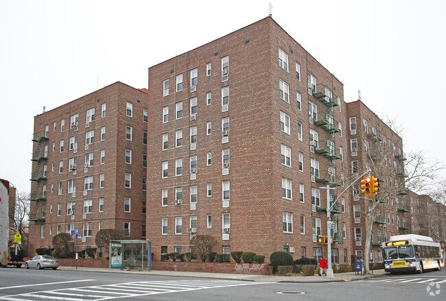 333 McDonald Ave - 333 McDonald Ave