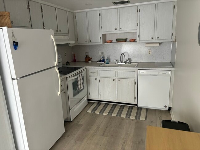 Photo - 8454 111th St Unit 104