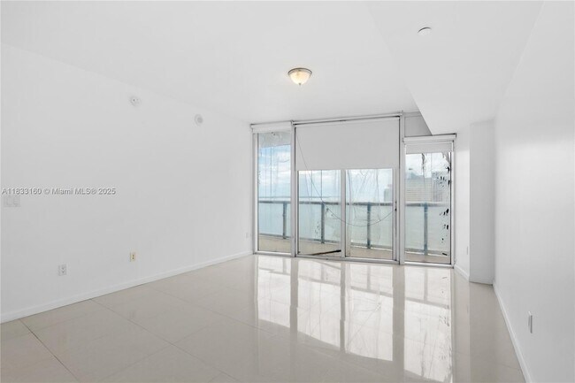 Building Photo - 495 Brickell Ave Unit 2607 Rental