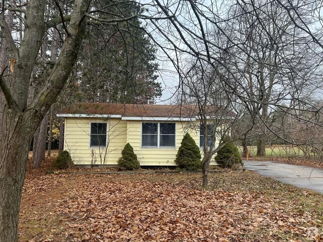 Building Photo - ONE BEDROOM HOME IN CADILLAC