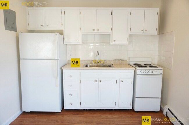 Photo - 180 North Beacon St Unidad 12