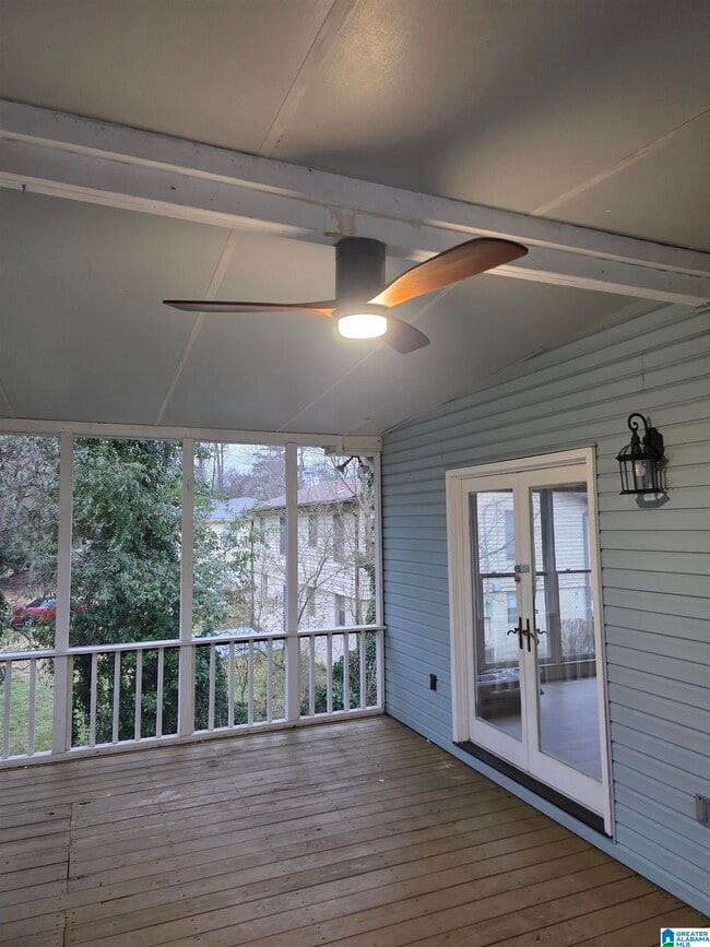 Building Photo - 529 Camellia Rd