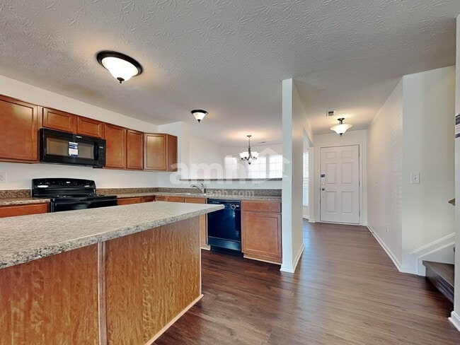 Photo - 9600 Splendor Dr