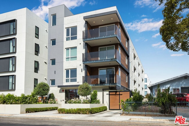 Building Photo - 5813 Lexington Ave Unit 401