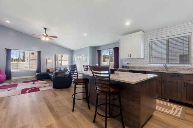 Photo - 1841 E Magnolia Cir